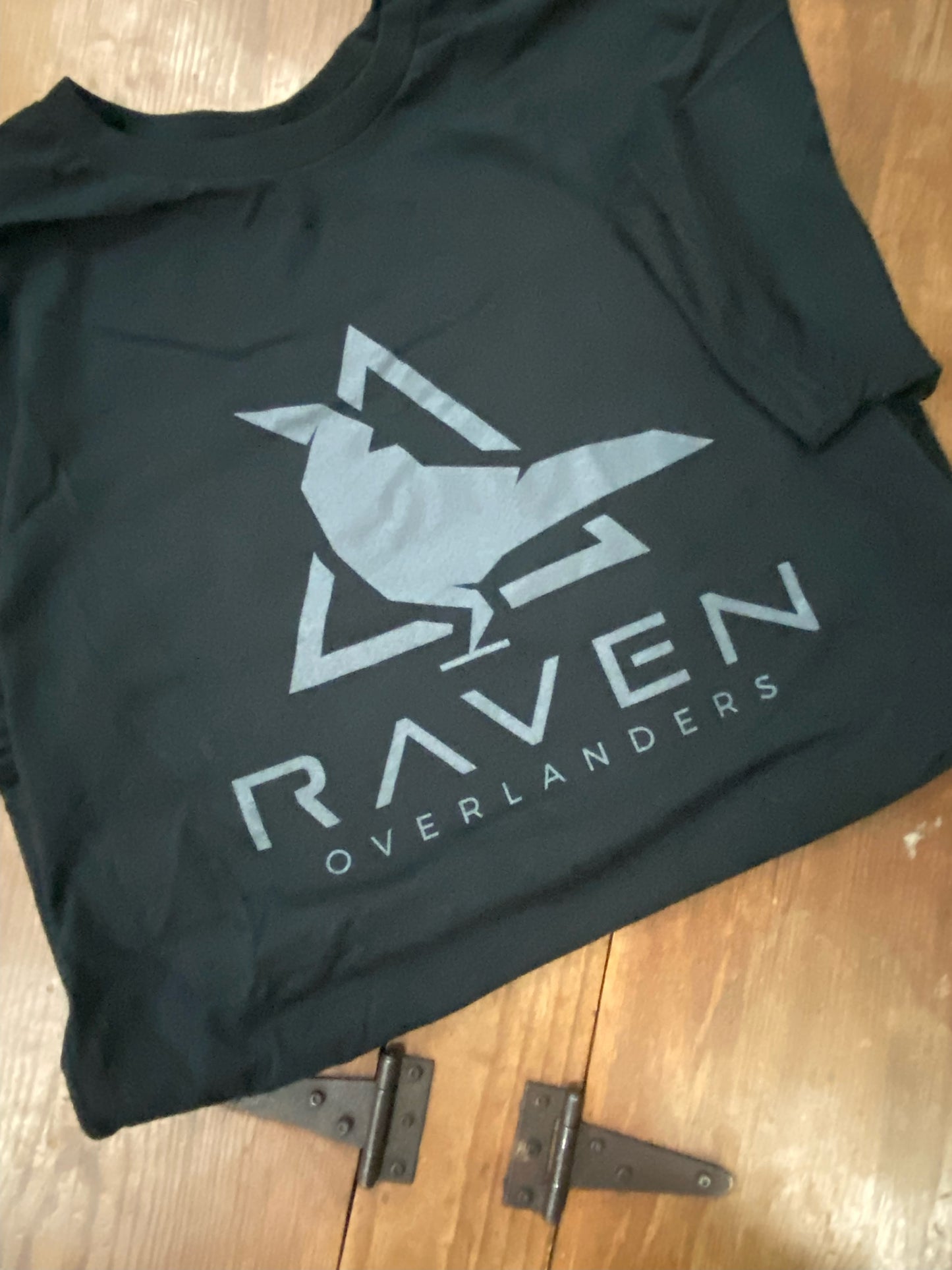 Raven Overlanders Short sleeve T shirt - Onyx Black